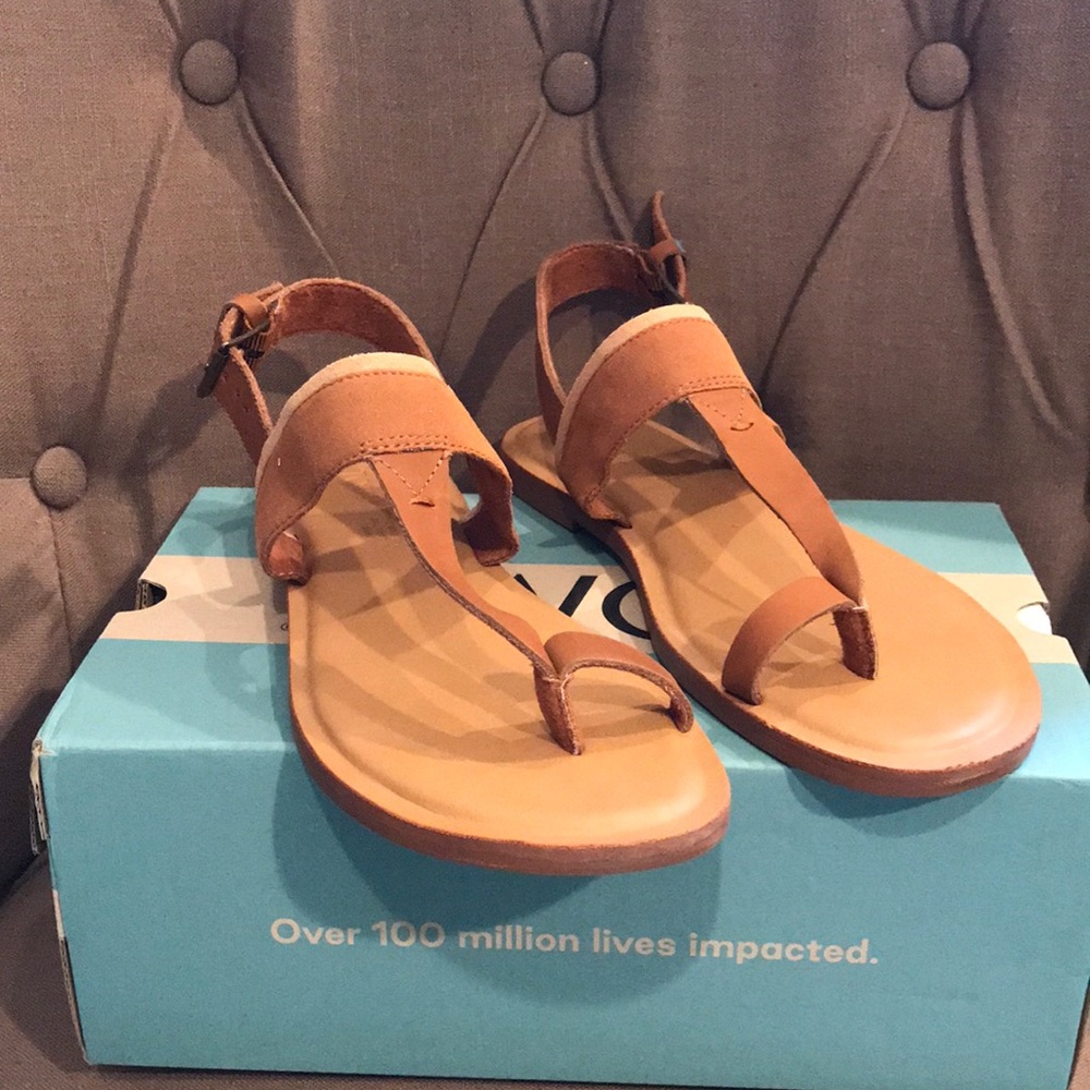 Women’s Toms Shoes, Size 9, Tan Leather, NWB